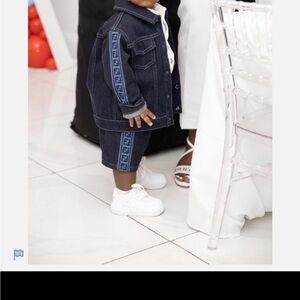 Gently used worn once ! For his first birthday party